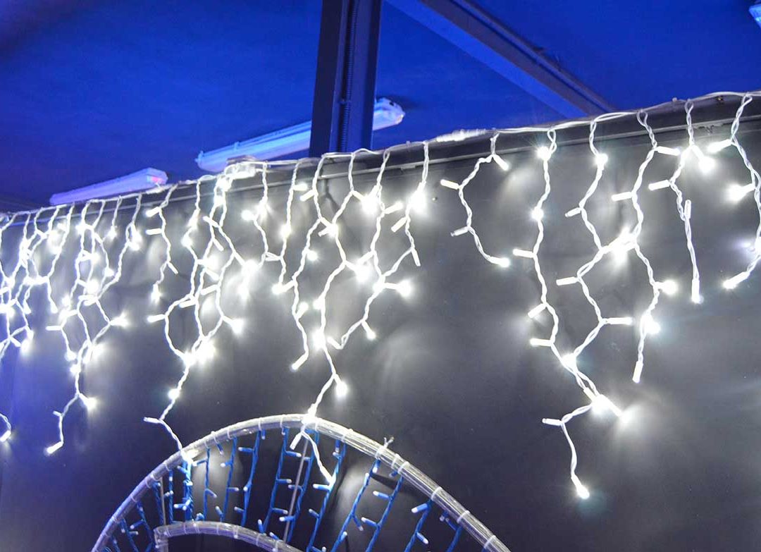 Icicle 3x0,9m 174 leds blanco flashing cable blanco